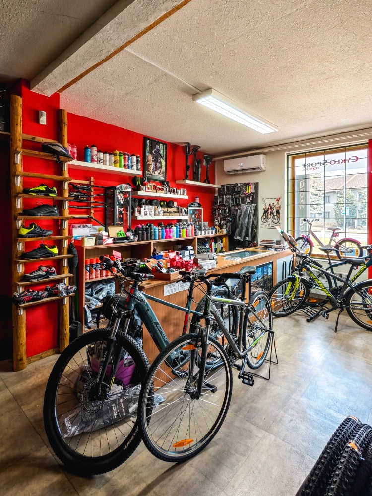 Servis jízdních kol v dílně Cyklosport Popelka